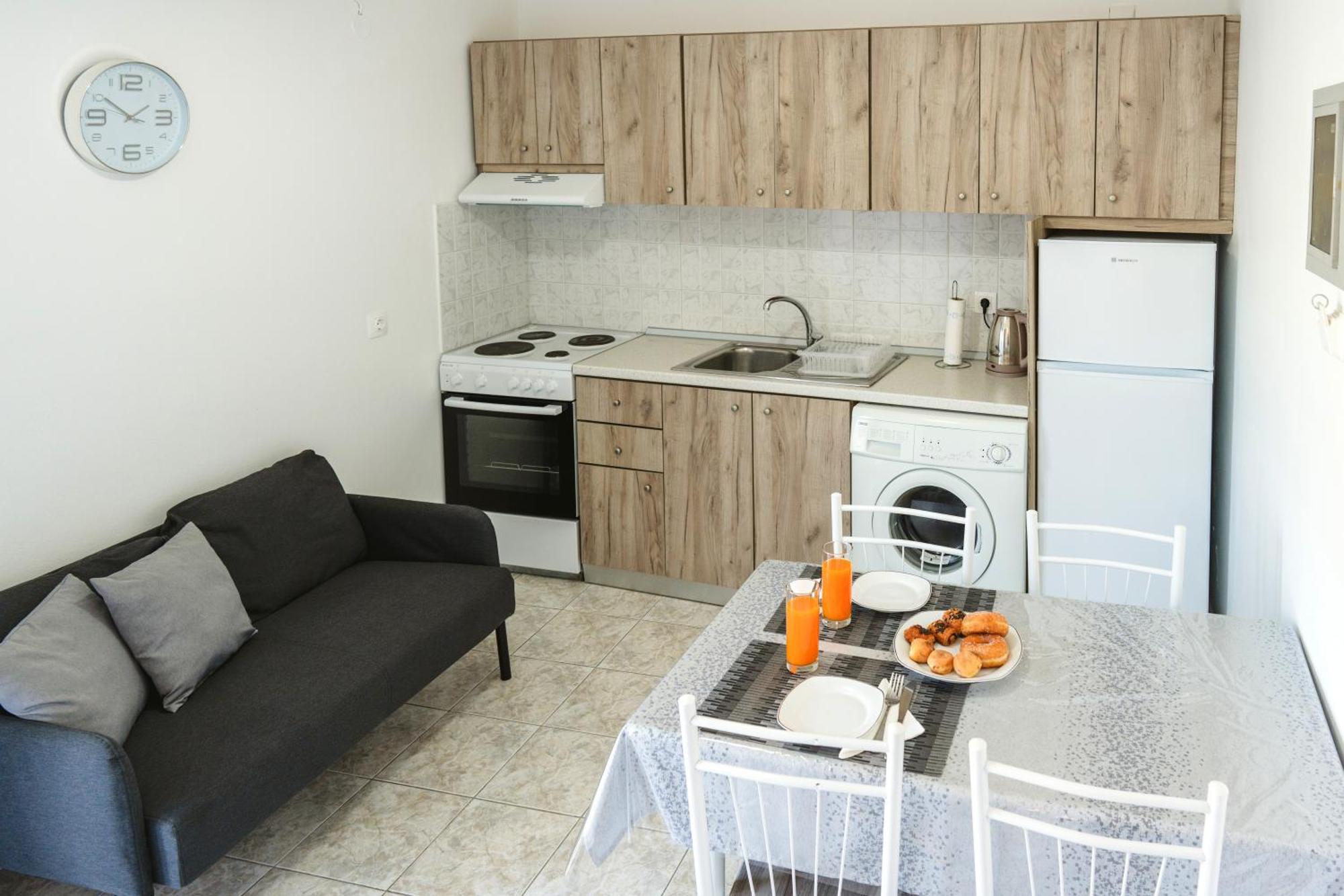 דירות ארכאנגלוס Taxiarchis House מראה חיצוני תמונה